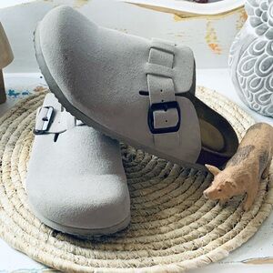 Cushionaire slides. Worn once